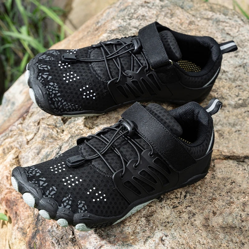 Chaussures unisexes légères pour randonnée pieds nus. Confort maximal et adhérence sur tous terrains.