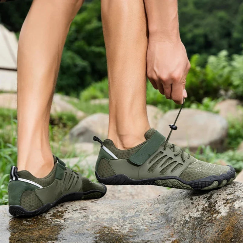 Chaussures pieds nus minimalistes respirantes unisexes. Conçues pour le confort en randonnée et outdoor.