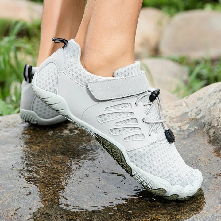 Baskets de sport unisexes pour randonnée pieds nus. Légères, respirantes et polyvalentes pour l'outdoor.