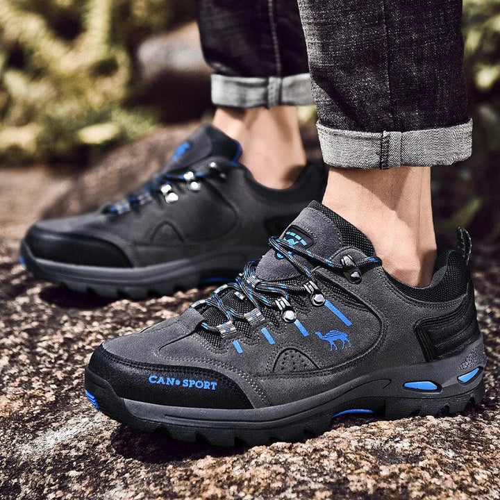 Bottes de randonnée imperméables pour protéger vos pieds lors des sports d'extérieur, neige et pluie.