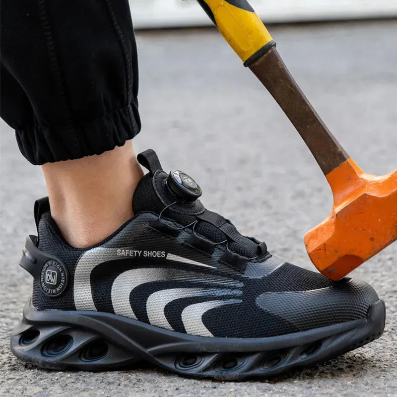 Chaussures de travail robustes anti-écrasement et anti-perforation, idéales pour l'industrie et le bâtiment.