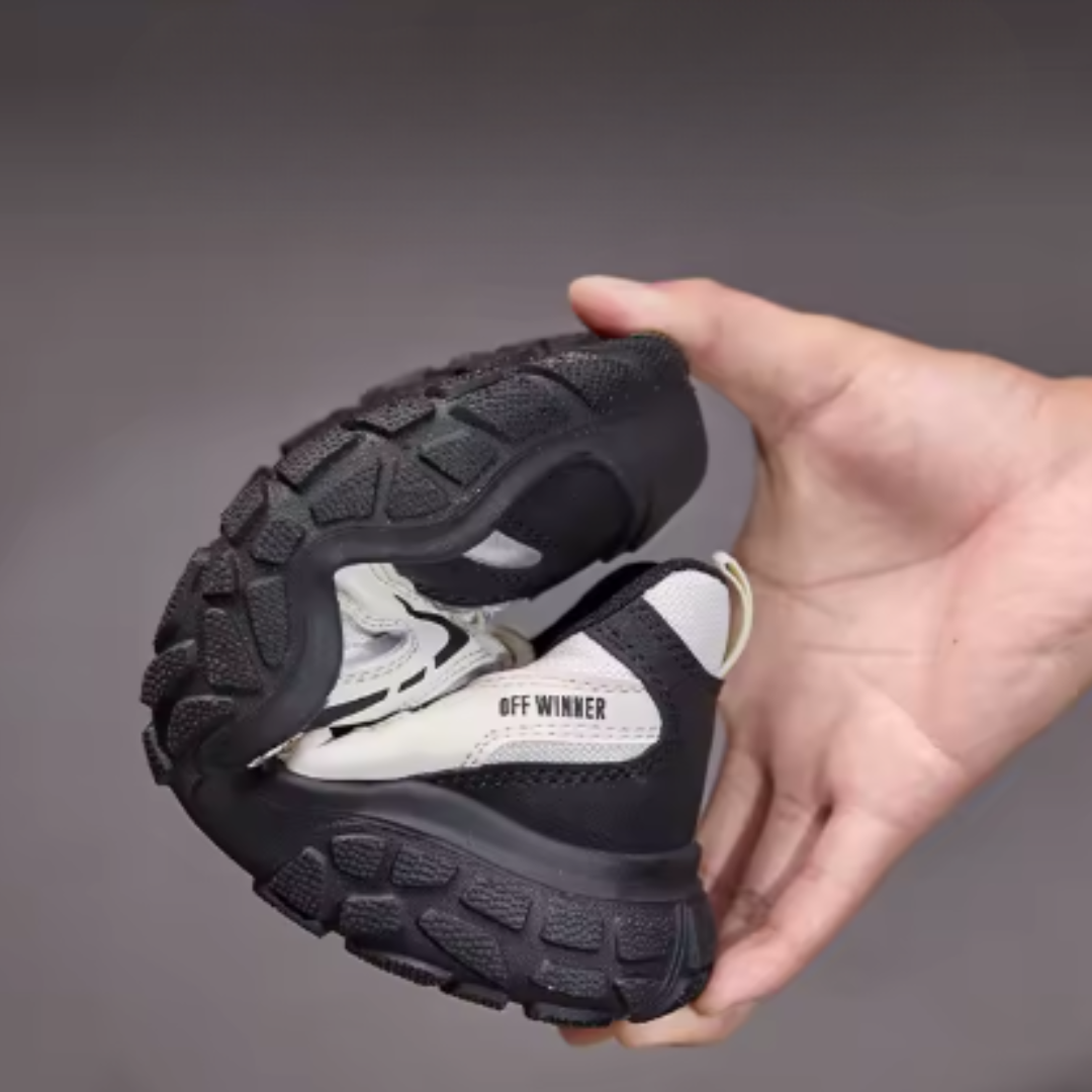 Chaussures de sécurité femme robustes, confortables, anti-perforation, idéales pour un travail protégé.