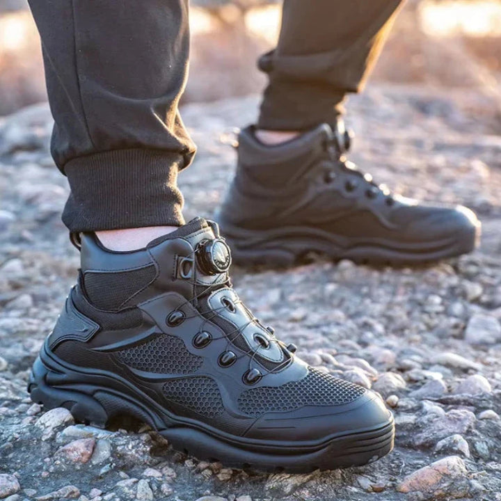 Chaussures de sécurité montantes confortables, protection optimale pour hommes et femmes sur chantier et en industrie.
