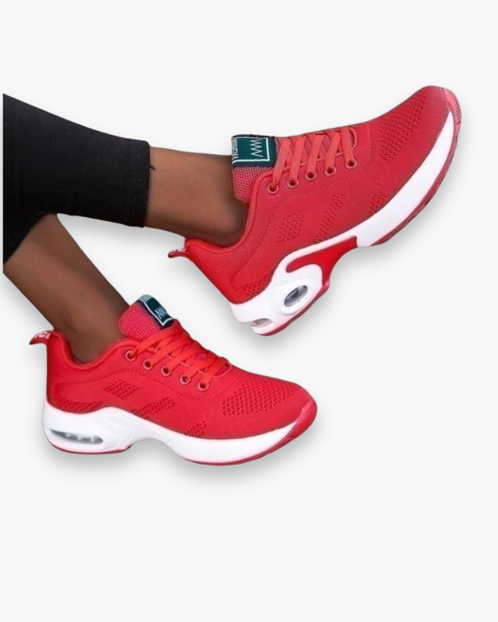 "Chaussures de sport légères pour femme, design moderne, tissu respirant et semelle amortissante, vue profil"