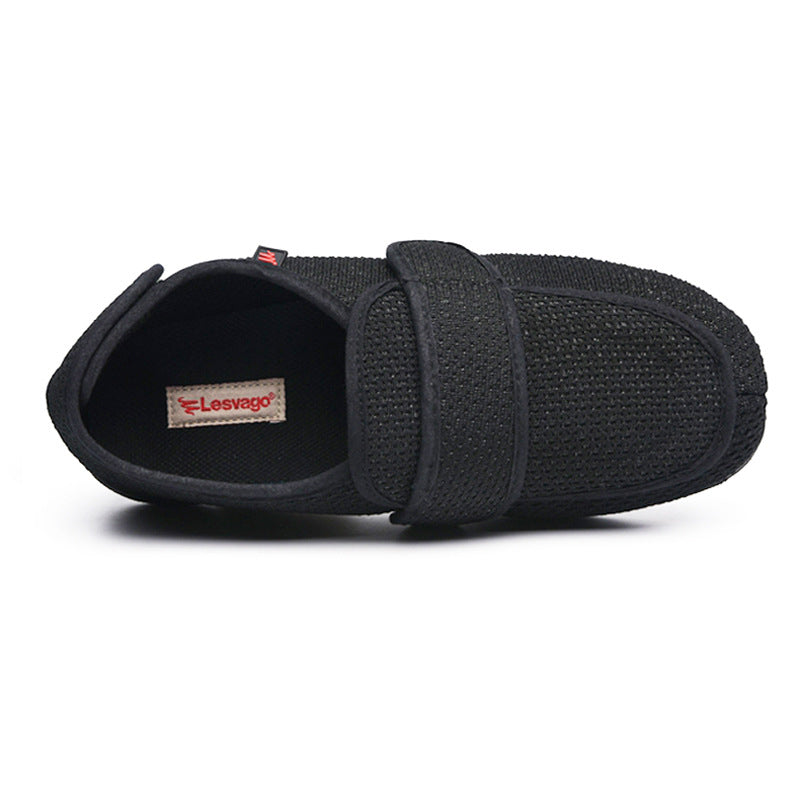 Chaussures confortables et larges avec amorti supérieur pour le soutien des pieds diabétiques sensibles.