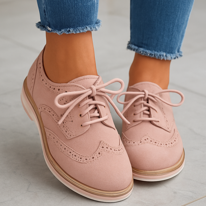 Chaussures en cuir élégantes, design épuré avec lacets, confortables et idéales pour toutes occasions.