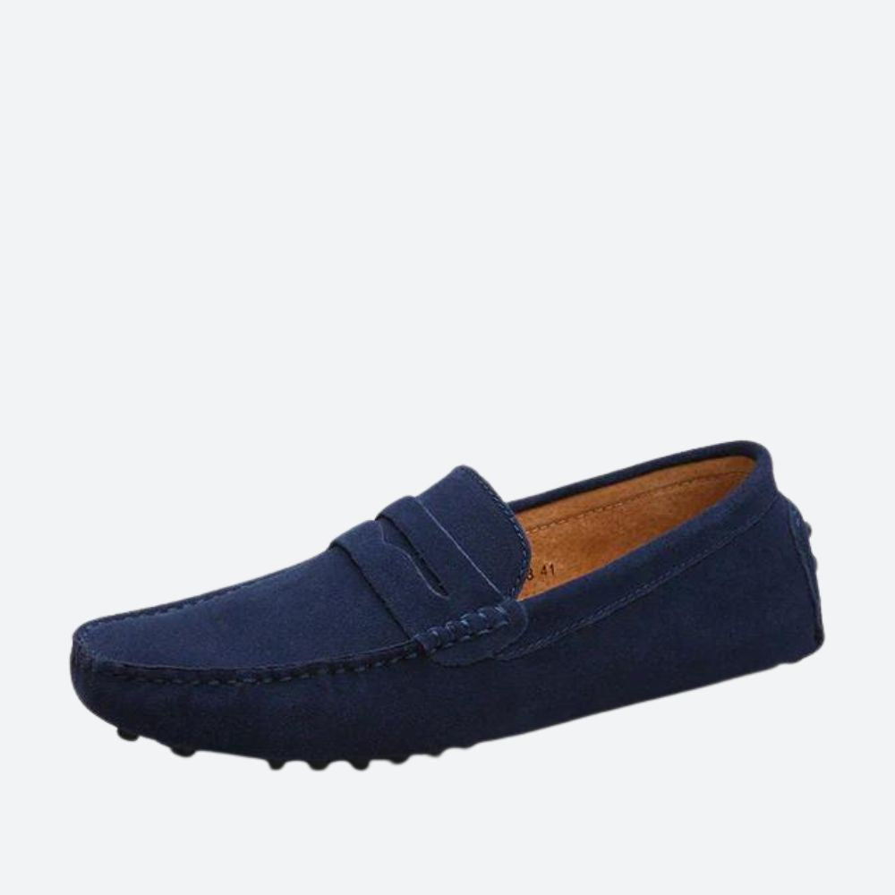 "Chaussures en cuir élégantes pour hommes, finition impeccable, parfaites pour toutes occasions sophistiquées."