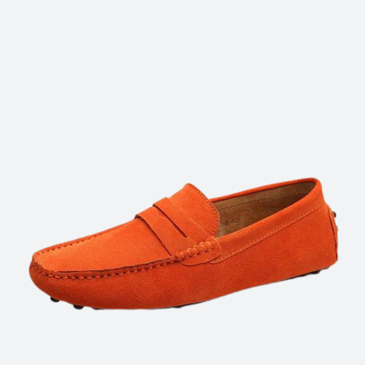 "Chaussures en cuir élégantes pour hommes, finition impeccable, parfaites pour toutes occasions sophistiquées."