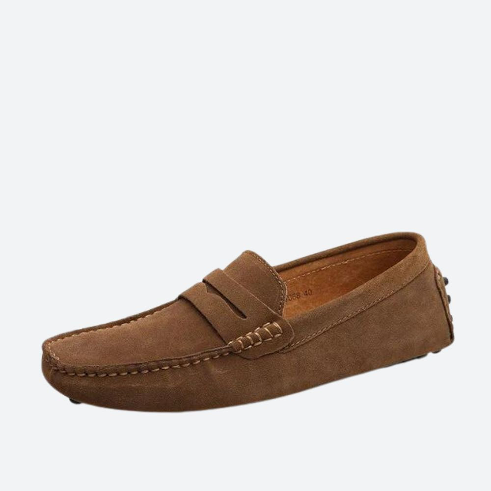 "Chaussures en cuir élégantes pour hommes, finition impeccable, parfaites pour toutes occasions sophistiquées."