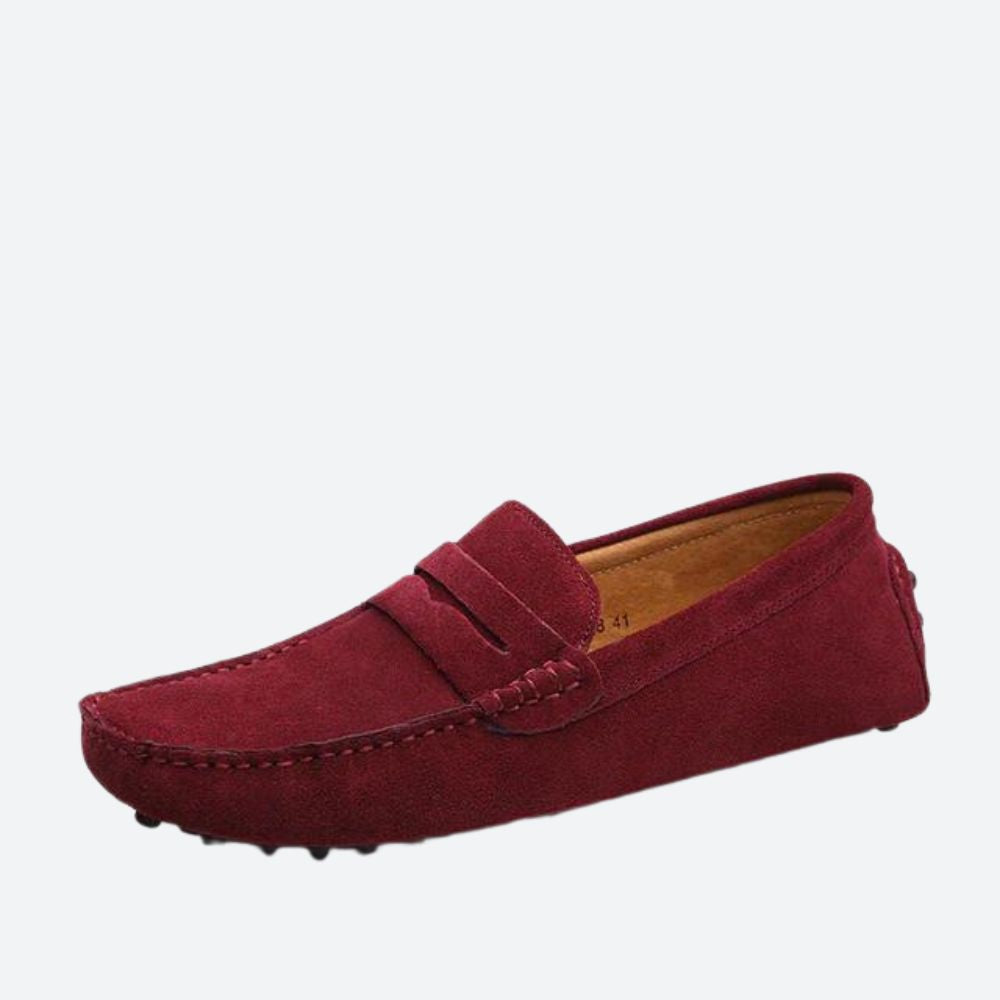 "Chaussures en cuir élégantes pour hommes, finition impeccable, parfaites pour toutes occasions sophistiquées."