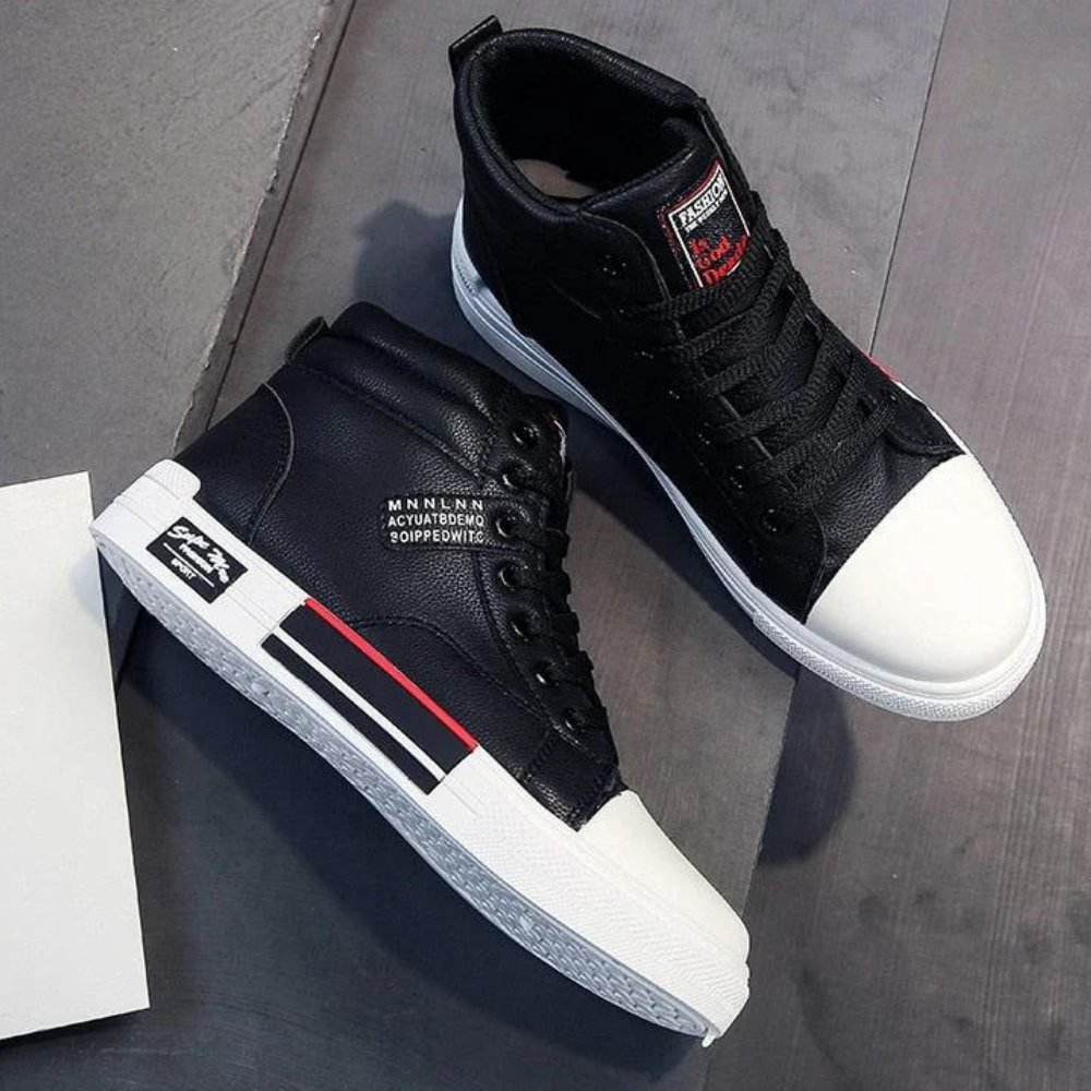 "Chaussures en cuir noir pour hommes, design raffiné, détails soignés, élégance classique, convenance formelle et décontracté