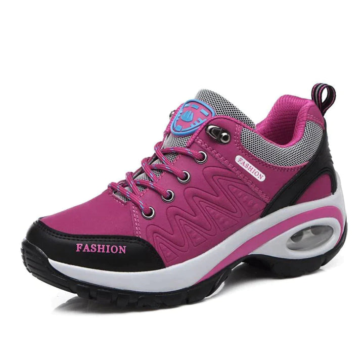 Chaussures de marche ergonomiques femme, grand confort, réduisant la fatigue et offrant un soutien ciblé.