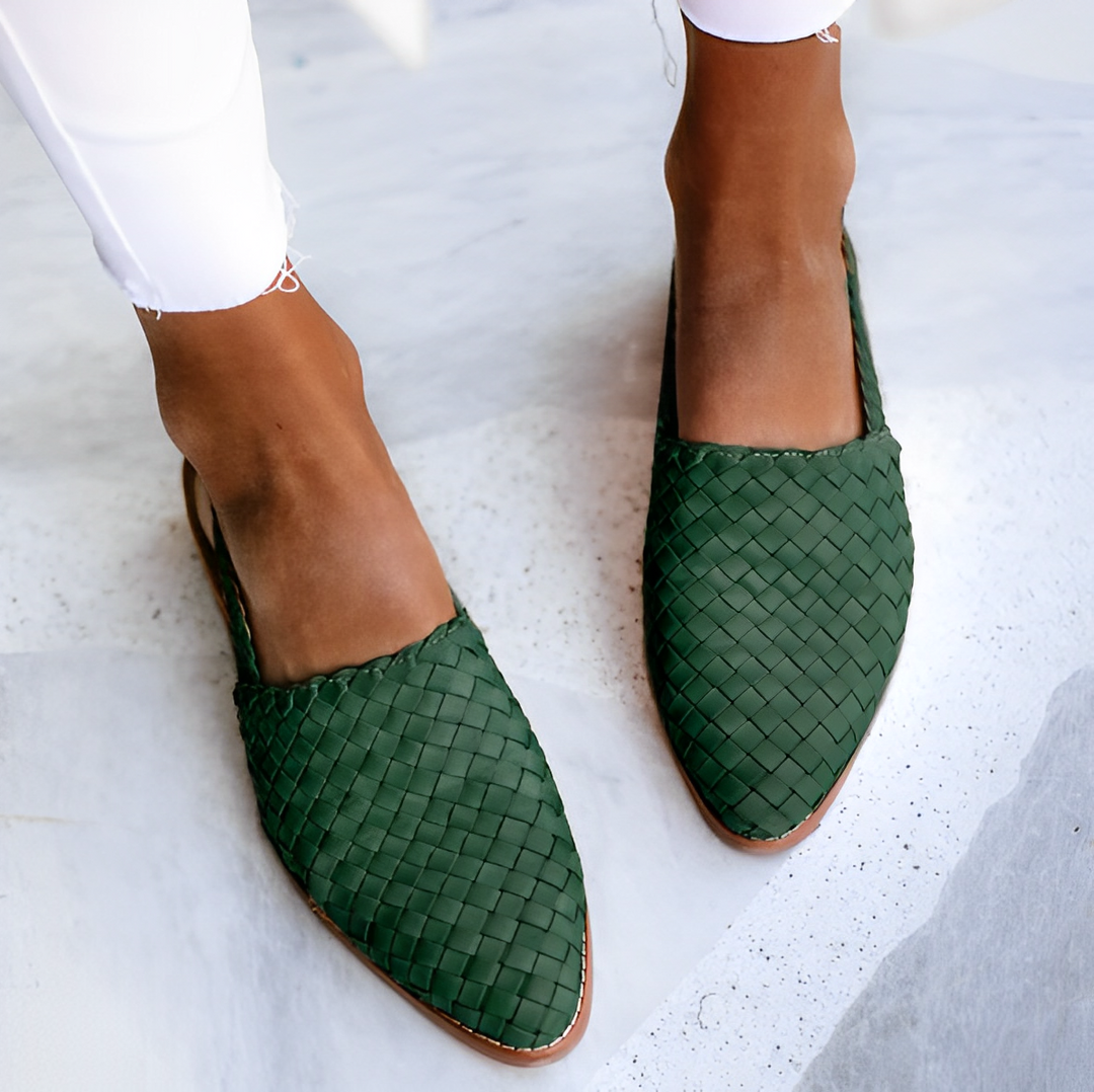 Chaussures femme élégantes en cuir, confortables et stylées.  Parfait pour toutes occasions.