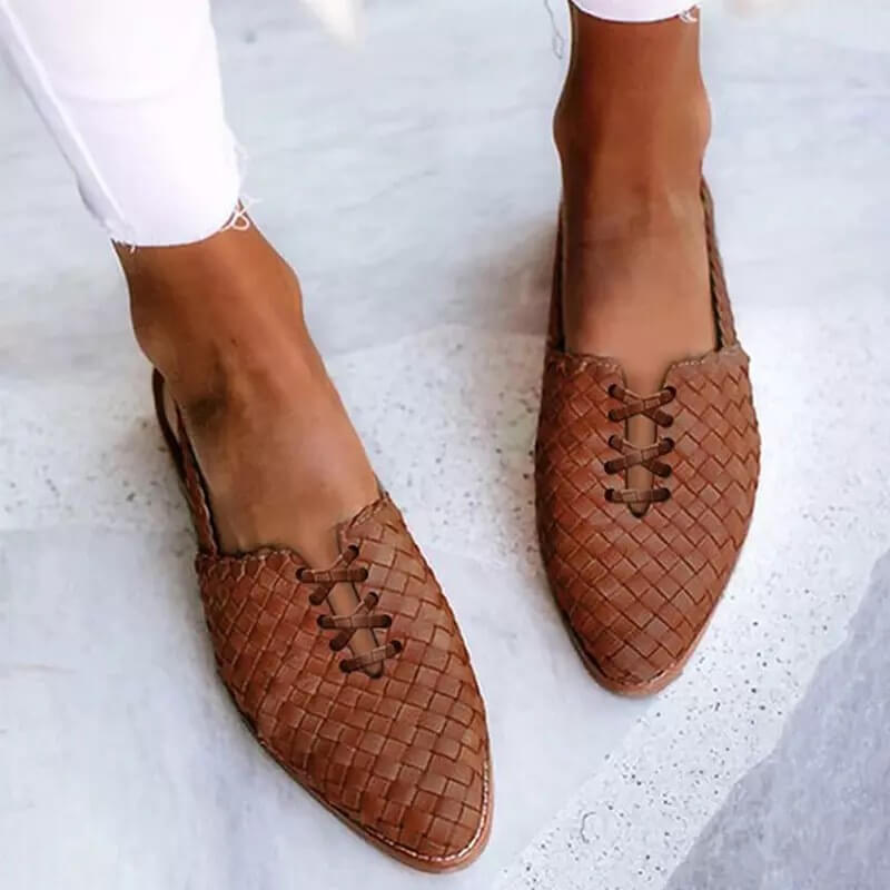 Chaussures femmes élégantes et confortables. Design raffiné, confort optimal.