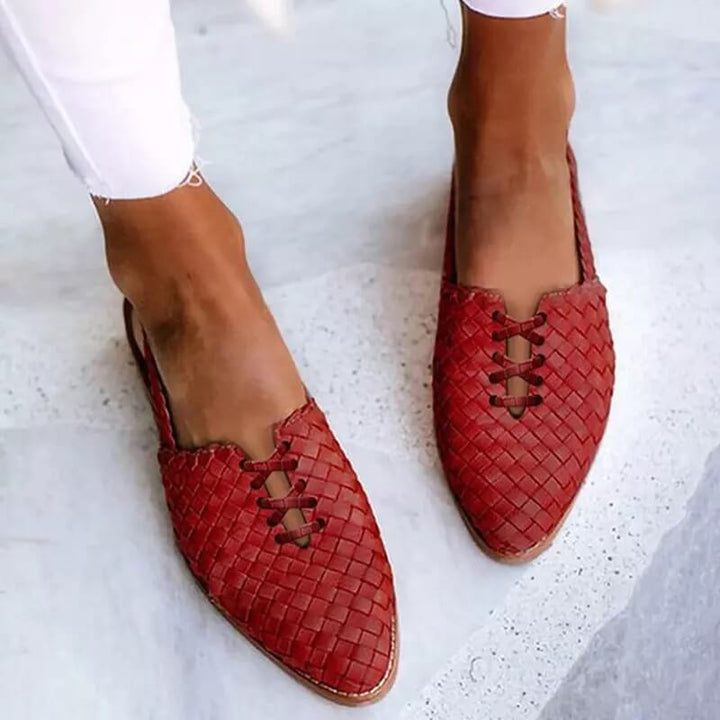 Chaussures femmes élégantes et confortables. Design raffiné, confort optimal.