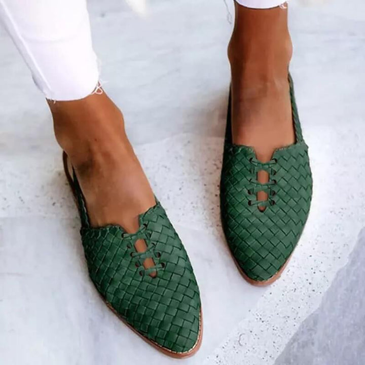 Chaussures femmes élégantes et confortables. Design raffiné, confort optimal.