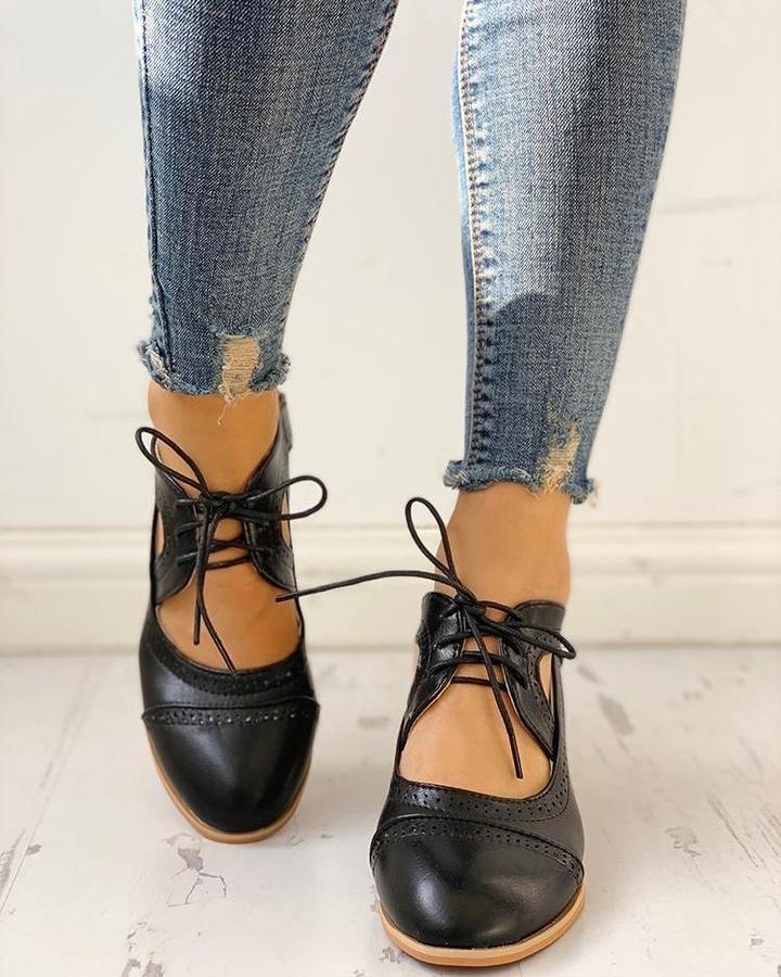Chaussures femmes vintage orthopédiques. Style élégant et confort optimal pour une allure rétro.