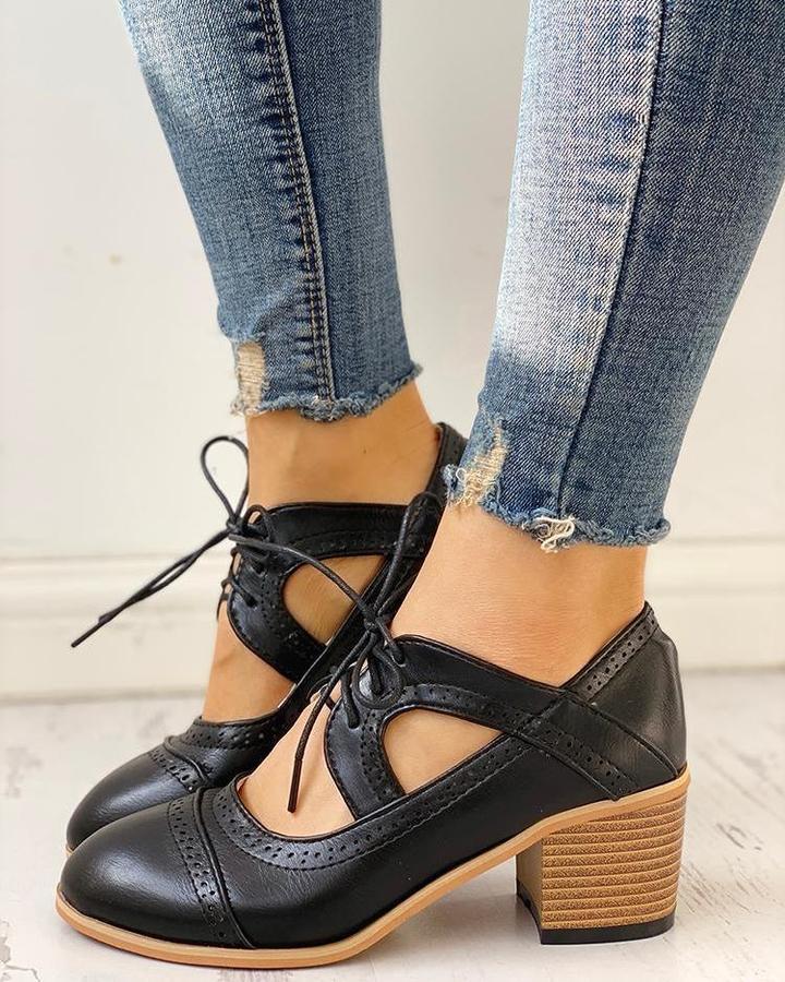 Chaussures femmes vintage orthopédiques. Style élégant et confort optimal pour une allure rétro.