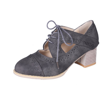 Chaussures femmes vintage orthopédiques. Style élégant et confort optimal pour une allure rétro.