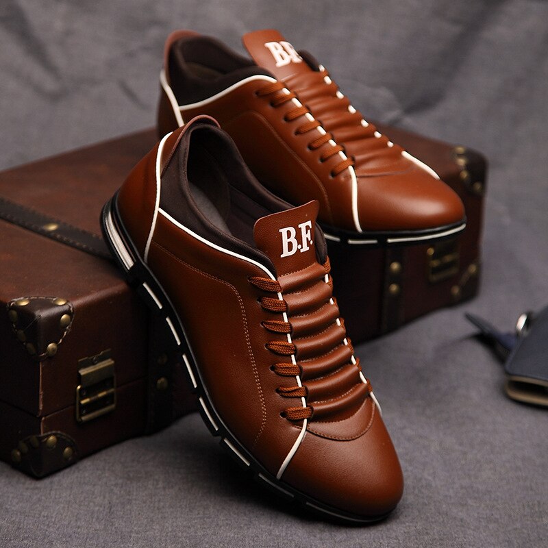 "Chaussures formelles en cuir véritable pour hommes, élégantes et classiques, avec lacets et semelle confortable."