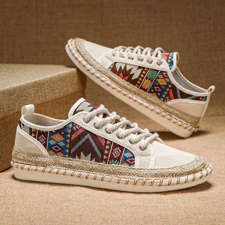 Chaussures homme bohème Jackson, motif géométrique andin unique, légères et confortables pour style décontracté.