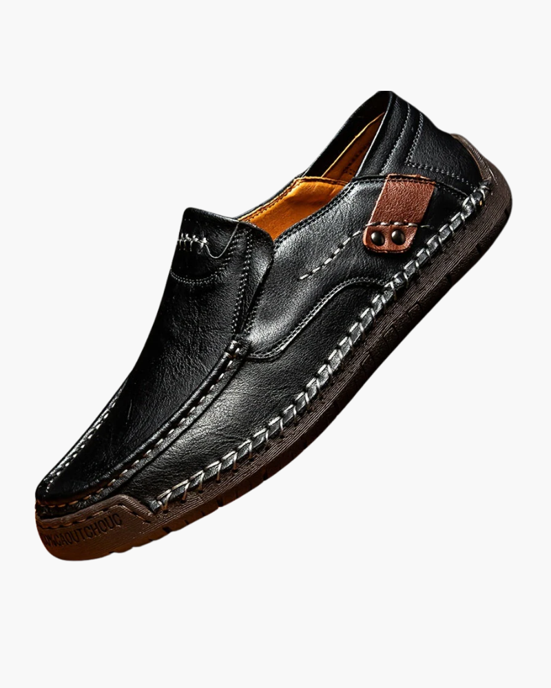 "Chaussures homme décontractées, design moderne, finition soignée, élégantes, couleur neutre, semelle ergonomique."