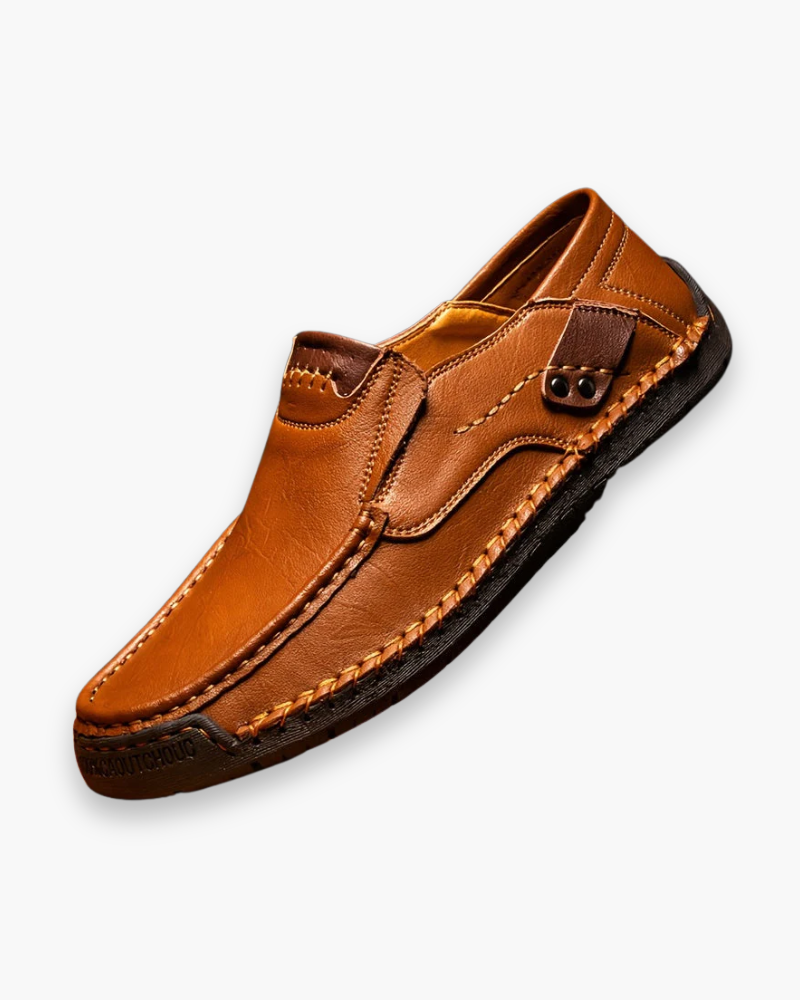 "Chaussures homme décontractées, design moderne, finition soignée, élégantes, couleur neutre, semelle ergonomique."