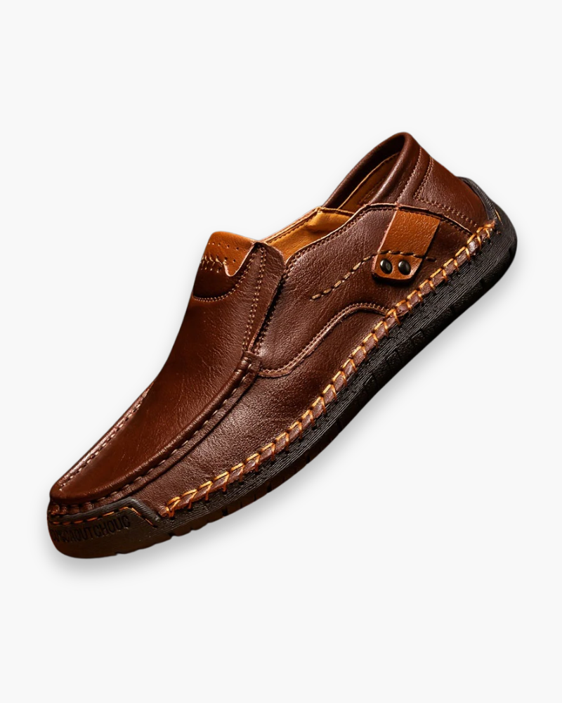 "Chaussures homme décontractées, design moderne, finition soignée, élégantes, couleur neutre, semelle ergonomique."