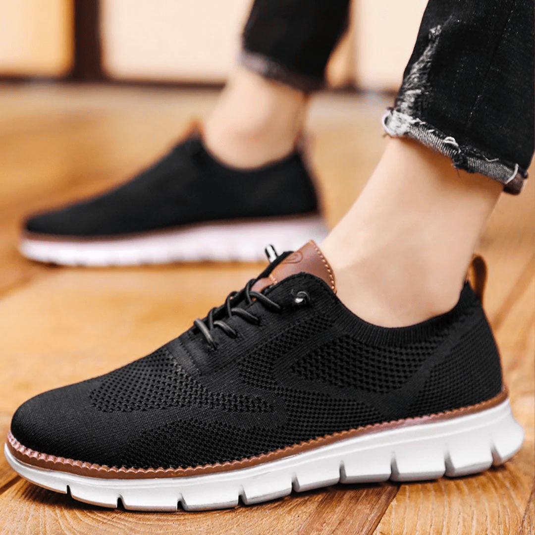 "Chaussures homme élégantes en cuir végétal marron avec semelle intérieure mémoire, apportant style et confort au quotidien."