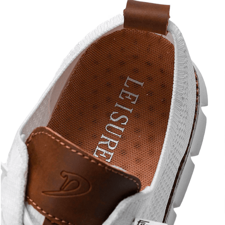 "Chaussures homme élégantes en cuir végétal marron avec semelle intérieure mémoire, apportant style et confort au quotidien."
