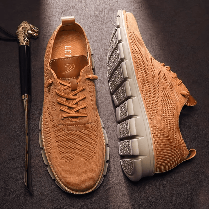 "Chaussures homme élégantes en cuir végétal marron avec semelle intérieure mémoire, apportant style et confort au quotidien."