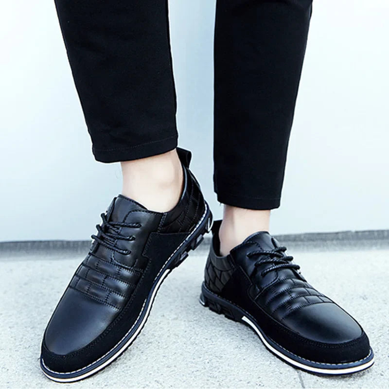 Chaussures de bureau confortables en cuir pour hommes, semelle épaisse et amortissante.