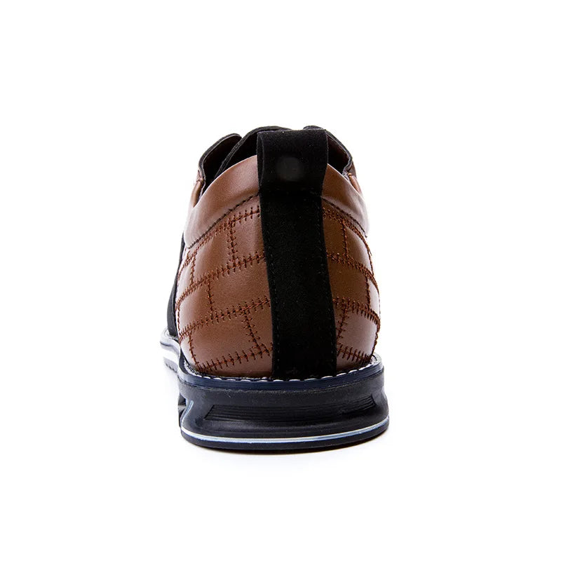 Mocassins décontractés en cuir pour hommes, parfaits pour un look élégant et confortable au quotidien.