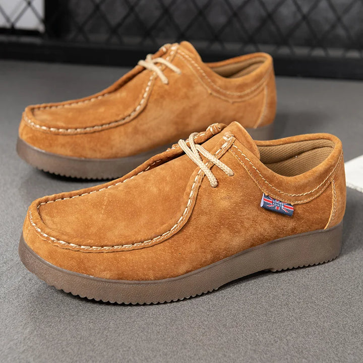 Chaussures homme en cuir, style classique, confort supérieur.  Semelles rembourrées.