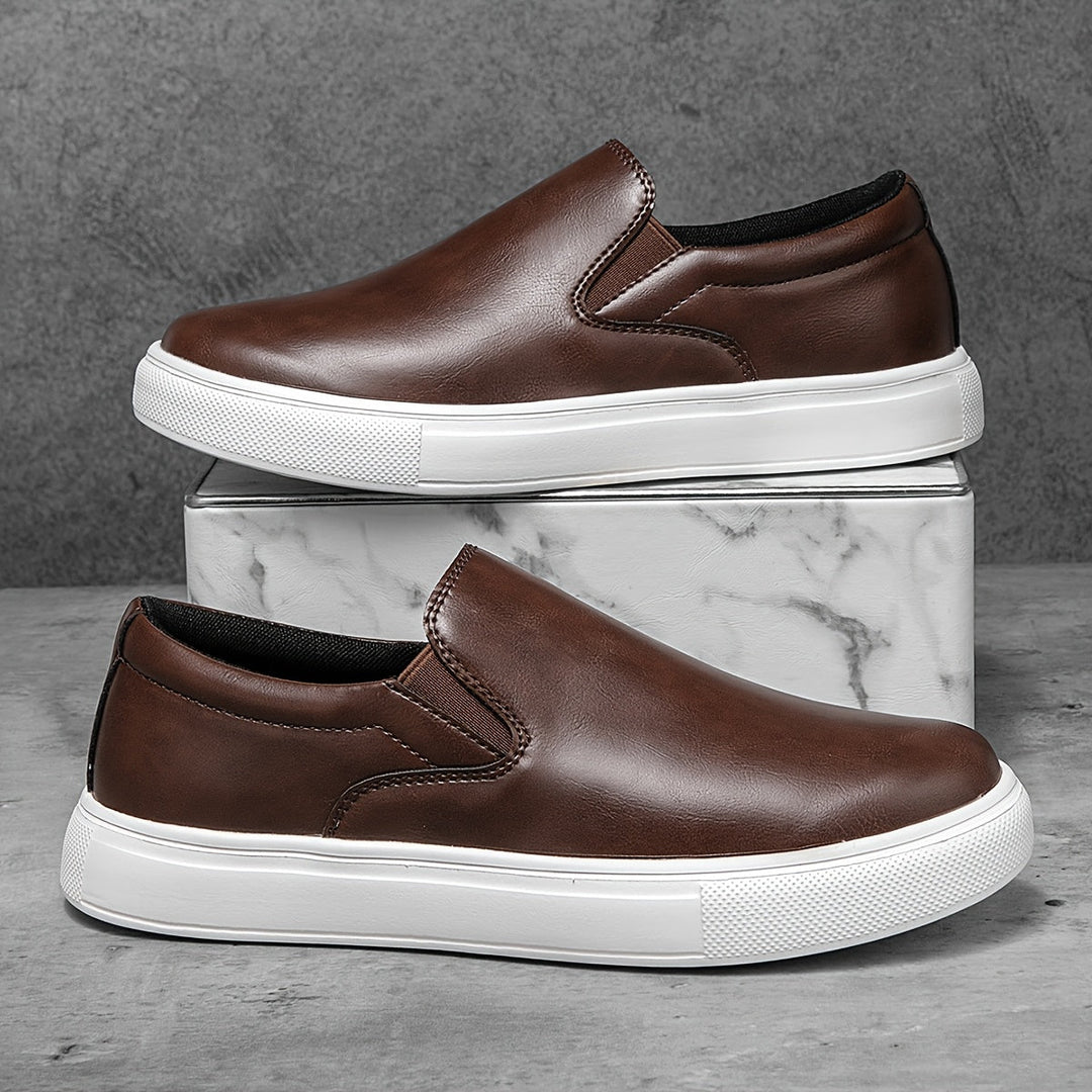Chaussures homme Hamilton à enfiler, mocassins élégants pour confort quotidien et style polyvalent.