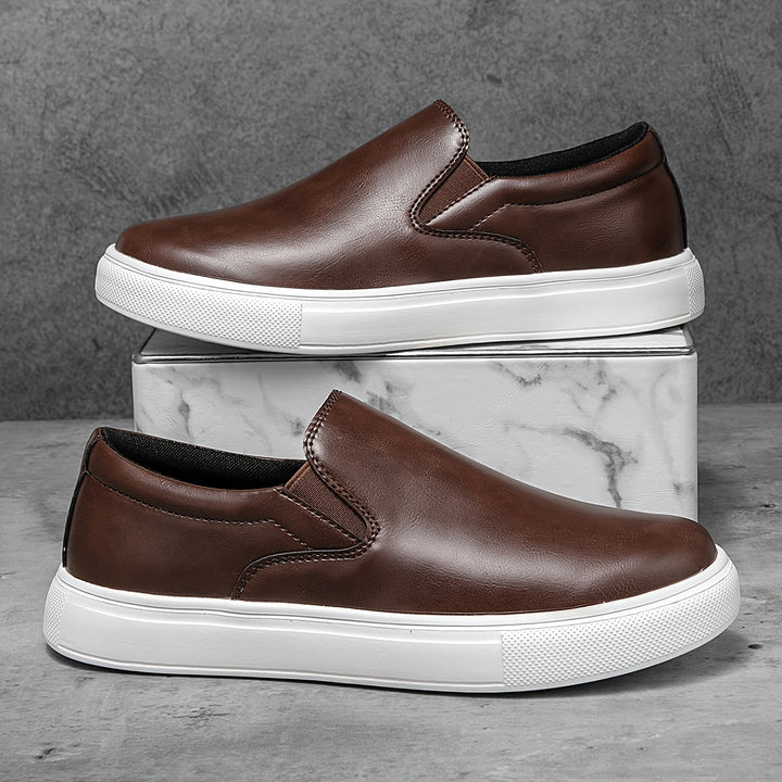 Chaussures homme Hamilton à enfiler, mocassins élégants pour confort quotidien et style polyvalent.