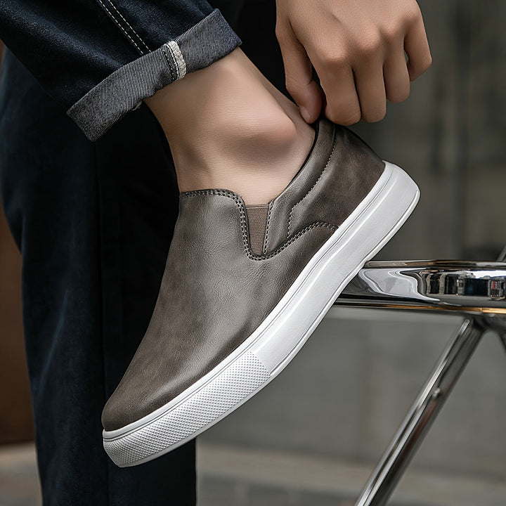Semelle durable des chaussures Hamilton, offrant adhérence et confort optimal pour marcher en ville.