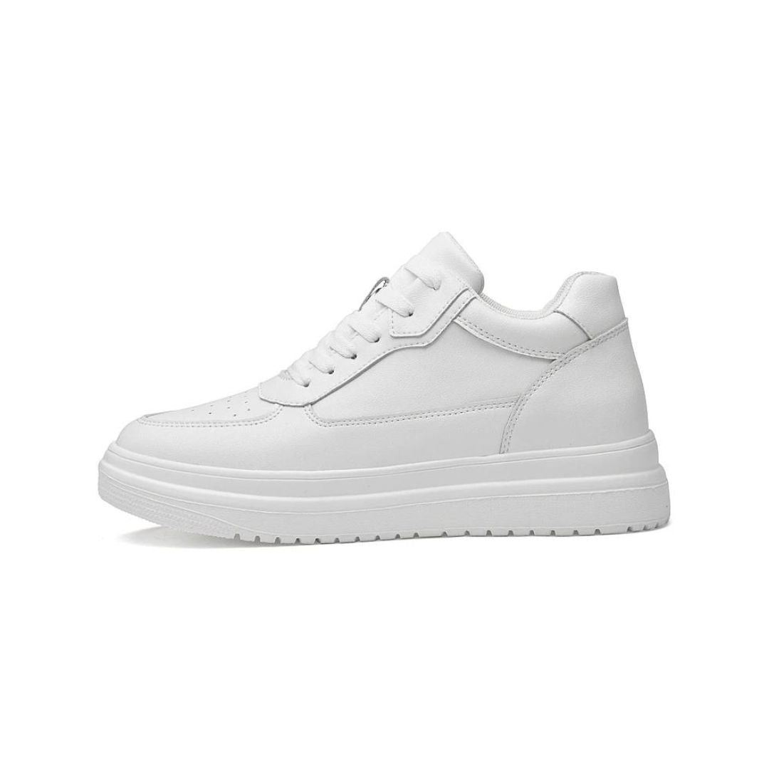 "Chaussures homme rehaussantes modernes, noir, design épuré, semelle antidérapante, confort optimal, rehausse discrète."