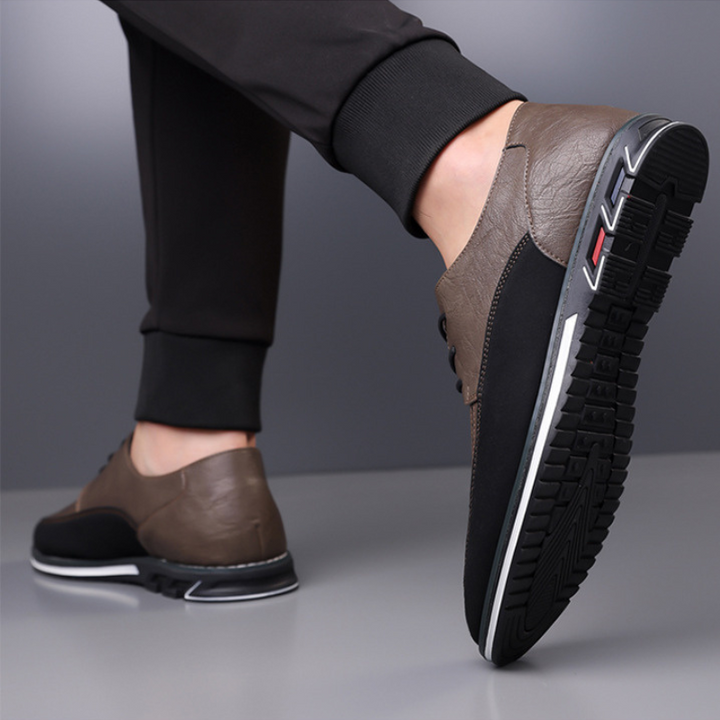 Chaussures homme à lacets, conception urbaine pour le confort des pieds et un style élégant et décontracté.
