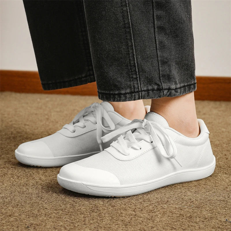 Chaussures légères d'été hommes, style pieds nus, conçues pour confort et marche active.