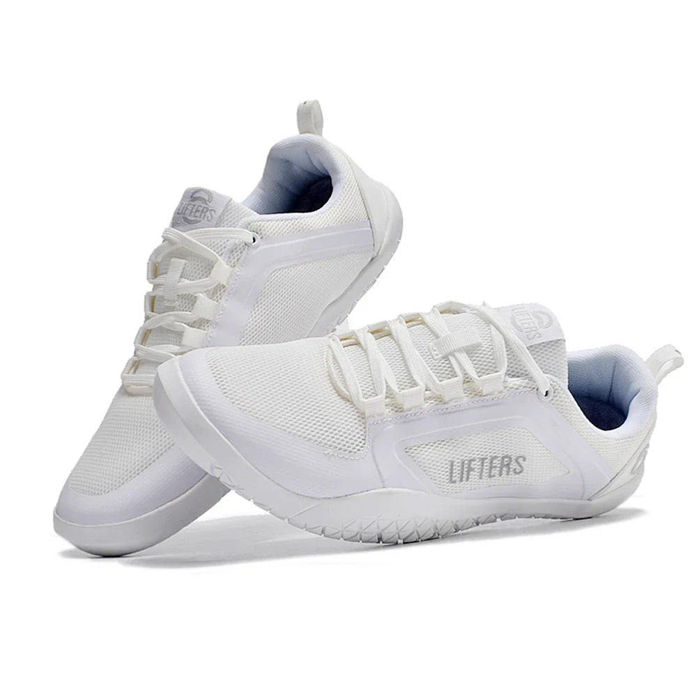 Gros plan sur le mesh respirant des chaussures LIFTERS. Idéales pour le sport léger et le lifestyle unisexe, grand confort.