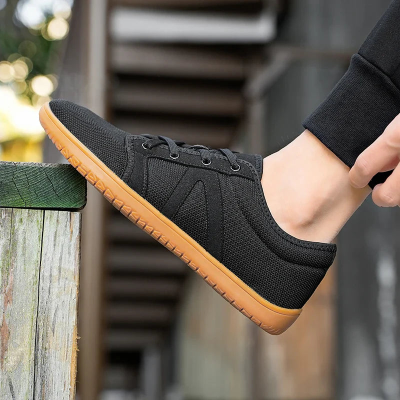 Légères chaussures minimalistes flexibles, conçues pour pieds larges, parfaites pour marche et confort.