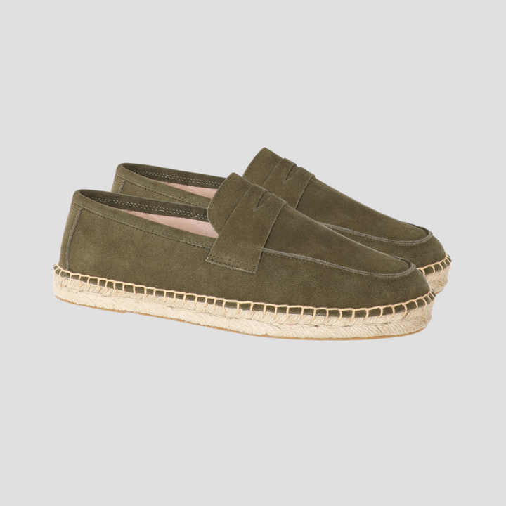 "Chaussures mocassins espadrilles en daim beige, semelle jute, style méditerranéen, pour homme, élégance décontractée"