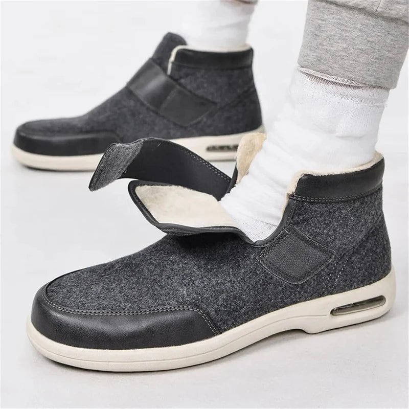 Chaussures montantes orthopédiques chaudes, doublées fourrure, offrant soutien et confort pour l'hiver aux pieds sensibles.