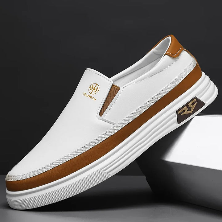 Chaussures orthopédiques hommes, soutien optimal et semelle ergonomique pour un confort durable.