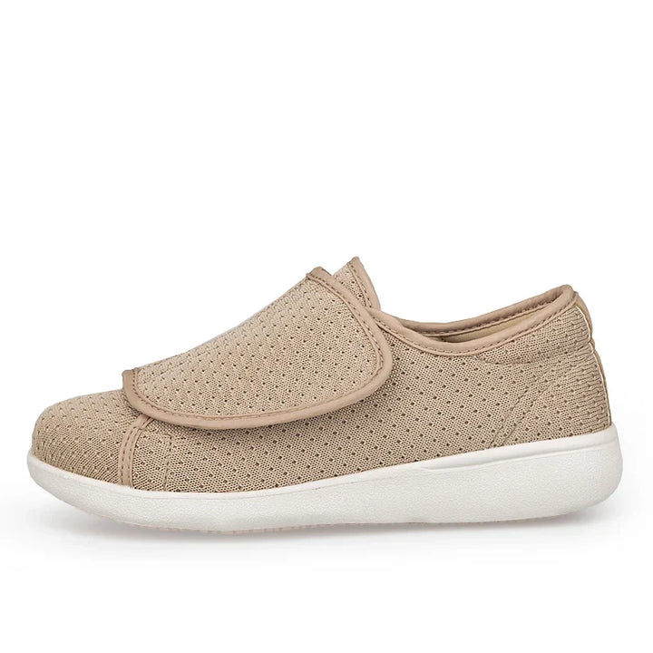 Chaussures orthopédiques antidérapantes, larges, offrant un soutien confortable pour la marche.