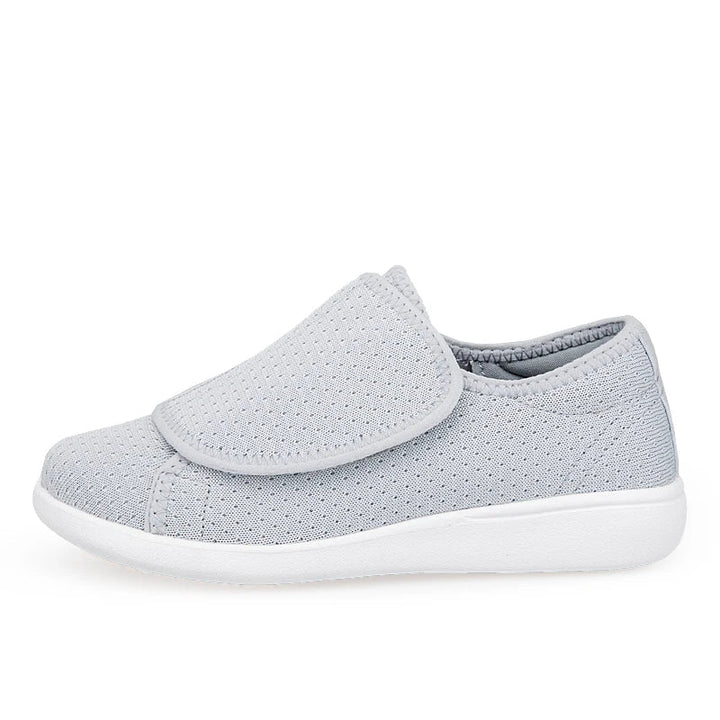 Chaussures confortables à enfiler, larges, pour un soutien orthopédique léger et décontracté.