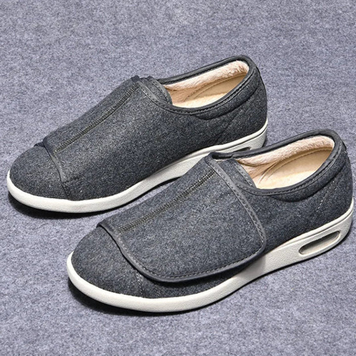 Paire de chaussures orthopédiques chaudes pour femmes souffrant d'œdème, oignons, diabète, offrant un large confort.