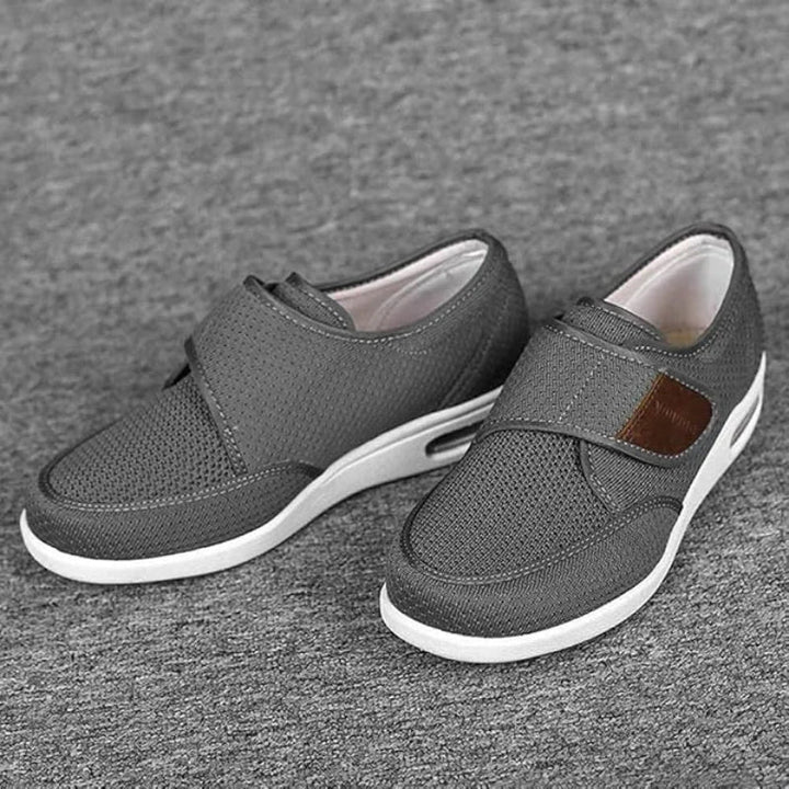 Paire de chaussures orthopédiques confortables, semelle épaisse antidérapante, idéales bien-être