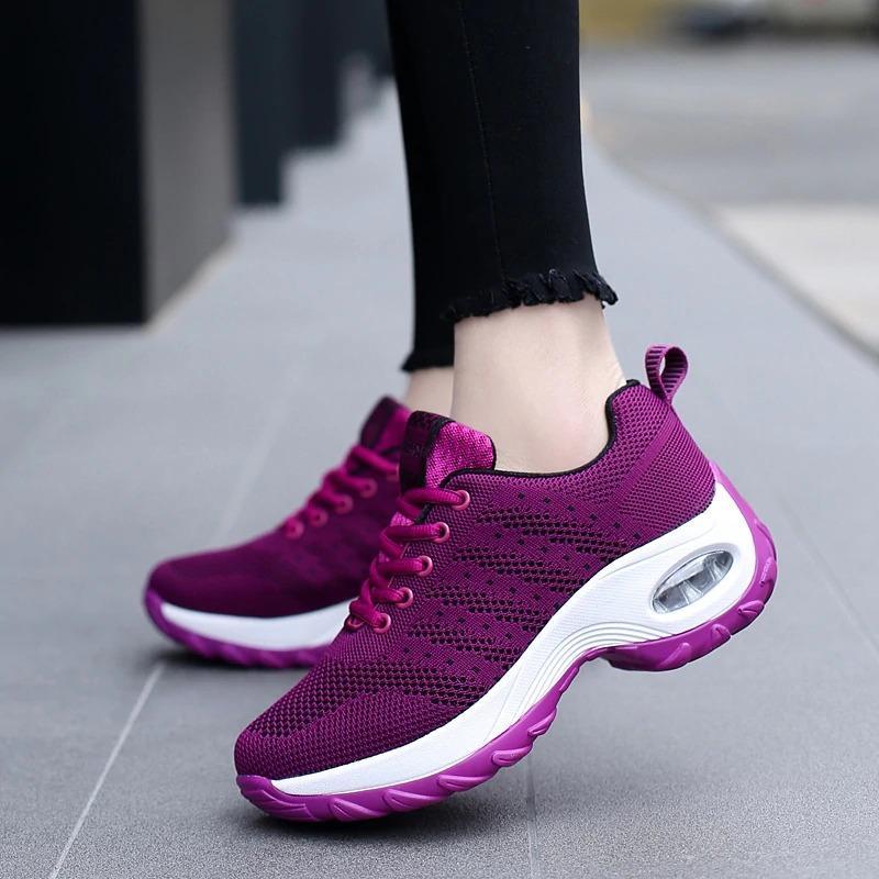 Chaussures orthopédiques légères Neoli, idéales pour la marche et le quotidien.